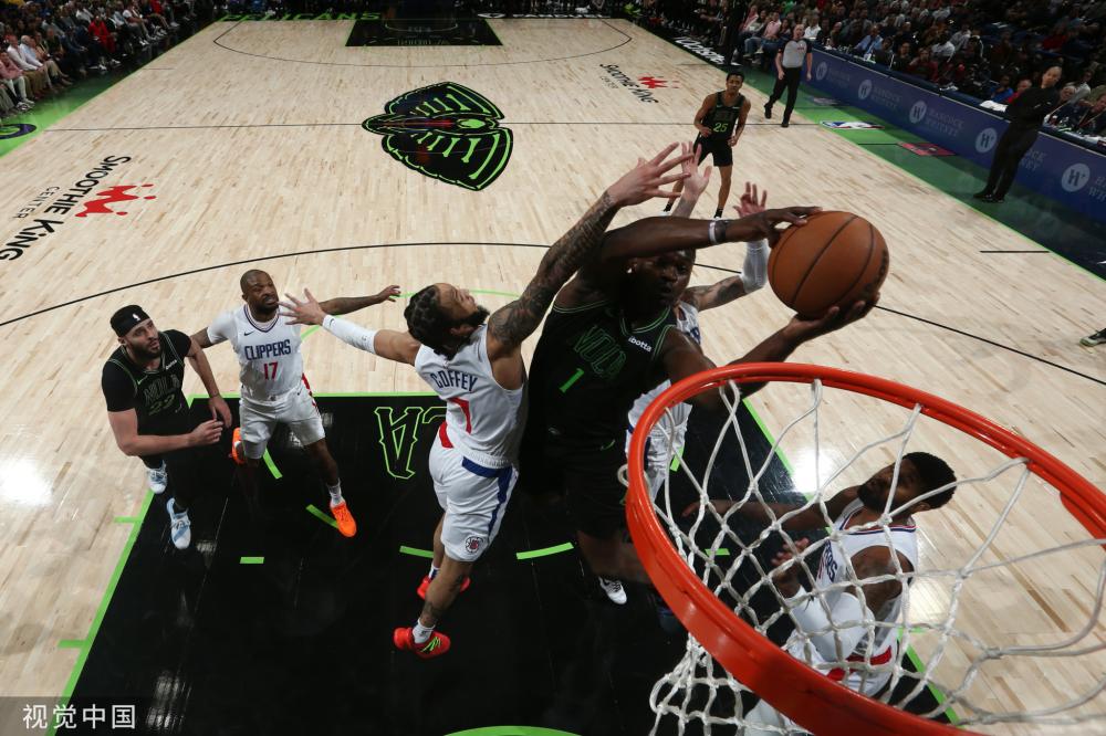 界展示了她 界展示了她