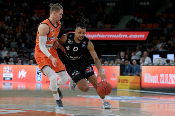 球场上的作 球场上的作